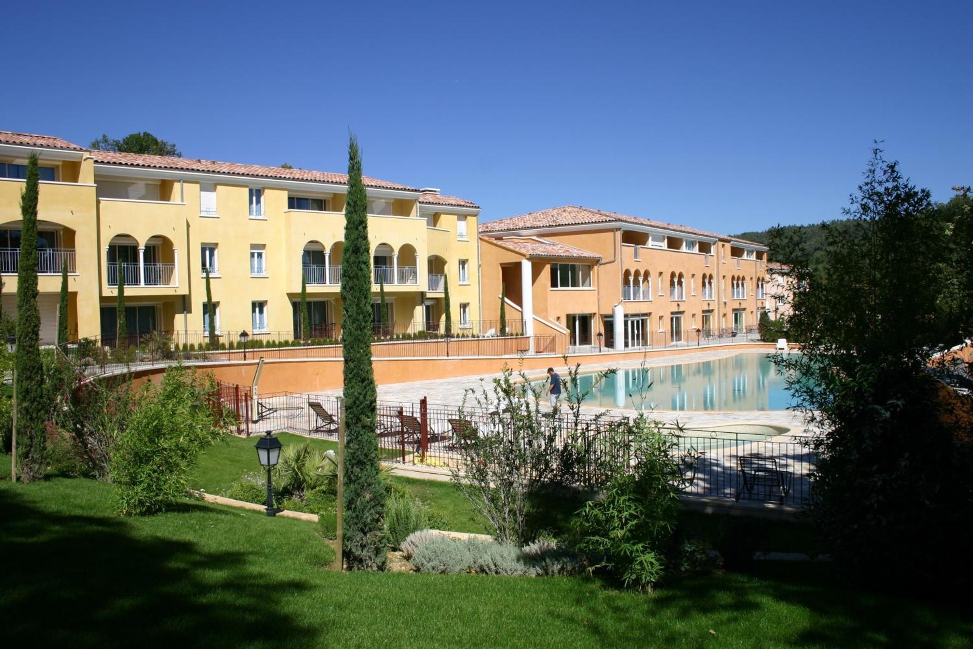Gréoux-les-Bains Residence Odalys La Licorne De Haute Provence מראה חיצוני תמונה